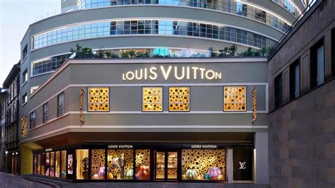 dove fanno le scarpe louis vuitton|louis vuitton milano bagutta.